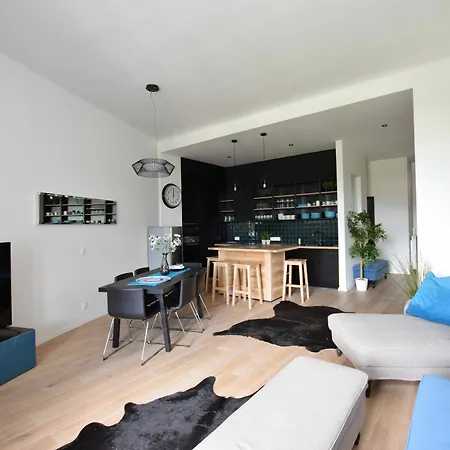 Hi5 - Luxury Suits Budapest