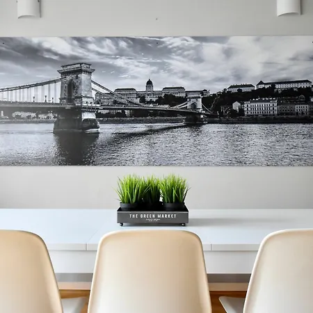 Hi5 - Luxury Suits Budapest
