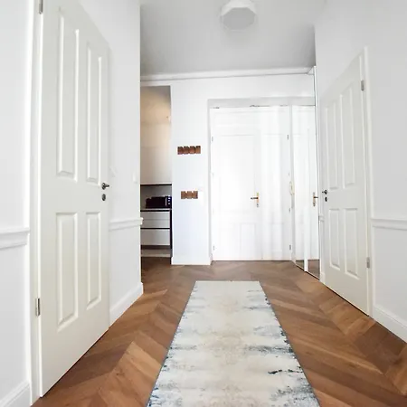 Hi5 - Luxury Suits Apartment