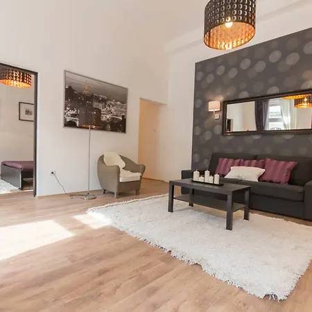 Hi5 - Luxury Suits Apartment